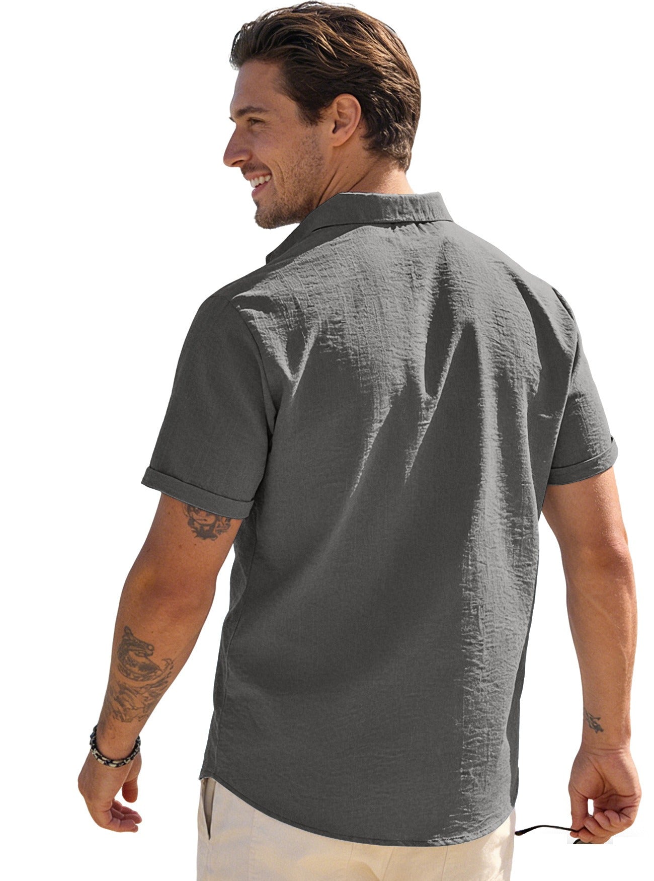 Camisa de manga corta para hombre de color liso con puño