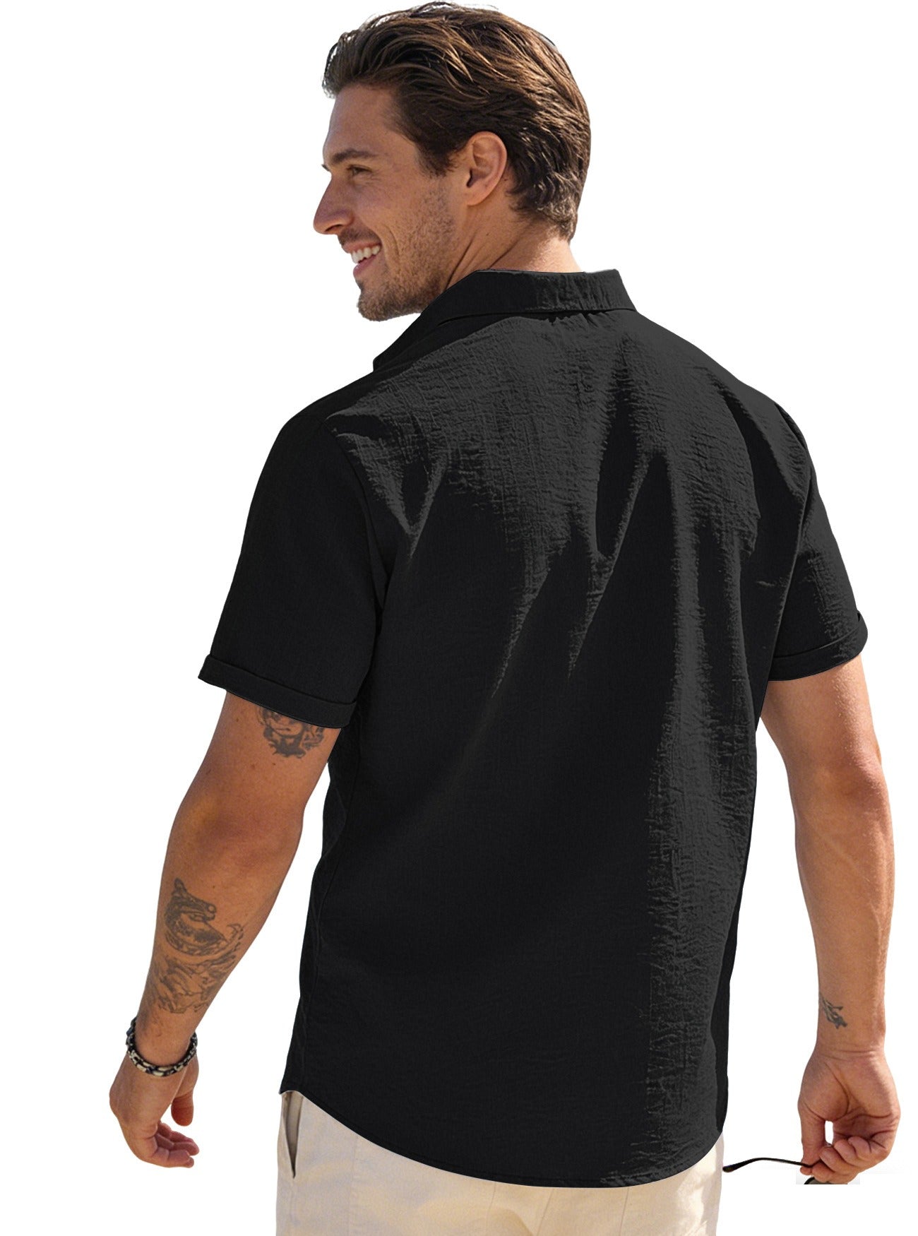 Camisa de manga corta para hombre de color liso con puño
